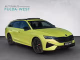 Skoda Octavia Combi RS Pistachio Green Matrix AHK 5JGa - : Grün