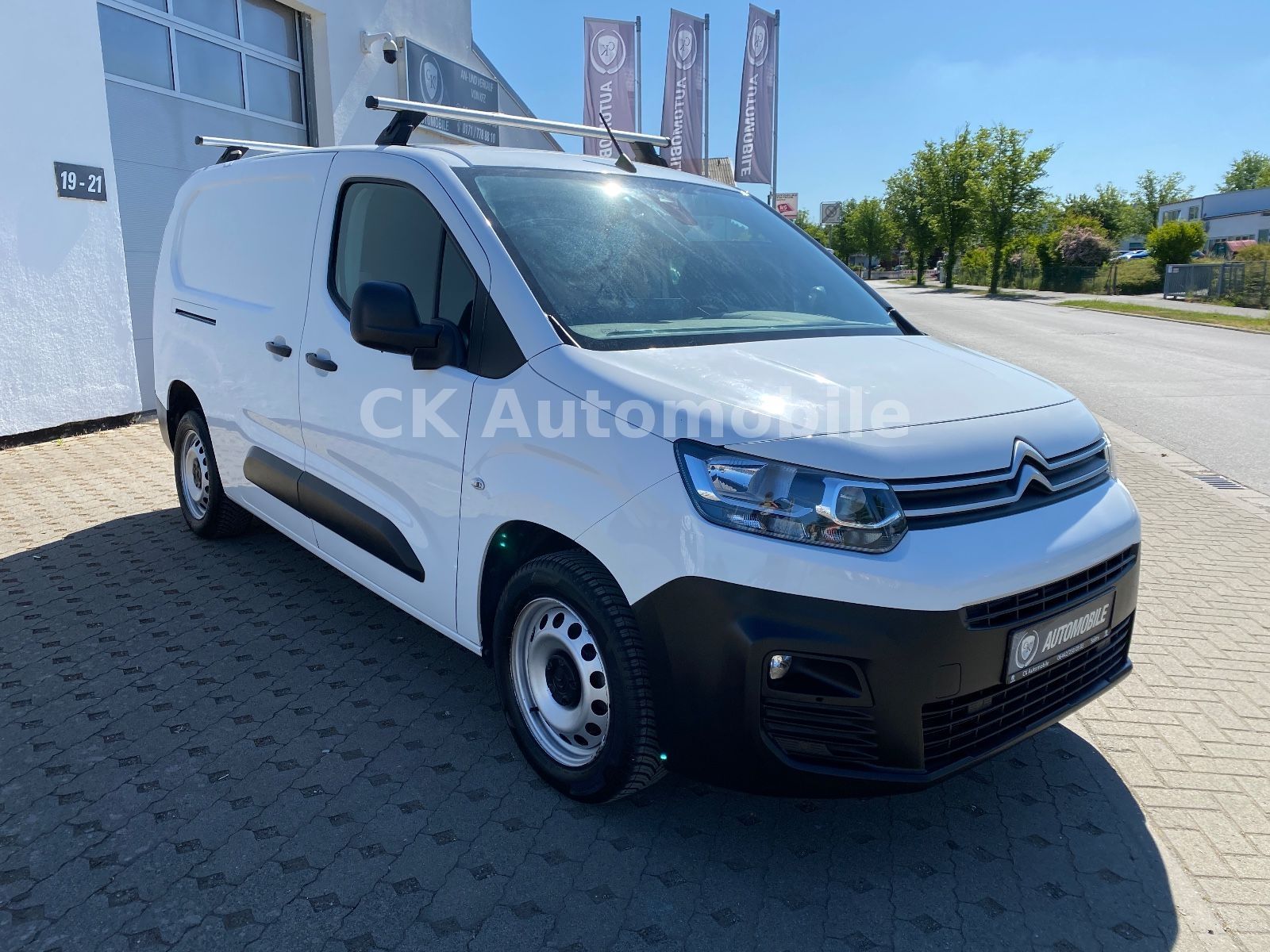 Fahrzeugabbildung Citroën Berlingo Kasten Driver XL/L2/Navi/Klima/Kamera
