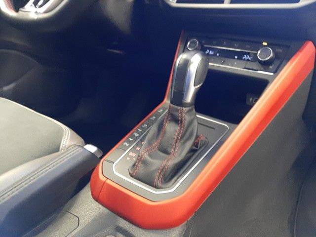 Fahrzeugabbildung Volkswagen Polo VI GTI 2.0TSI DSG Navi Pano Kamera ACC