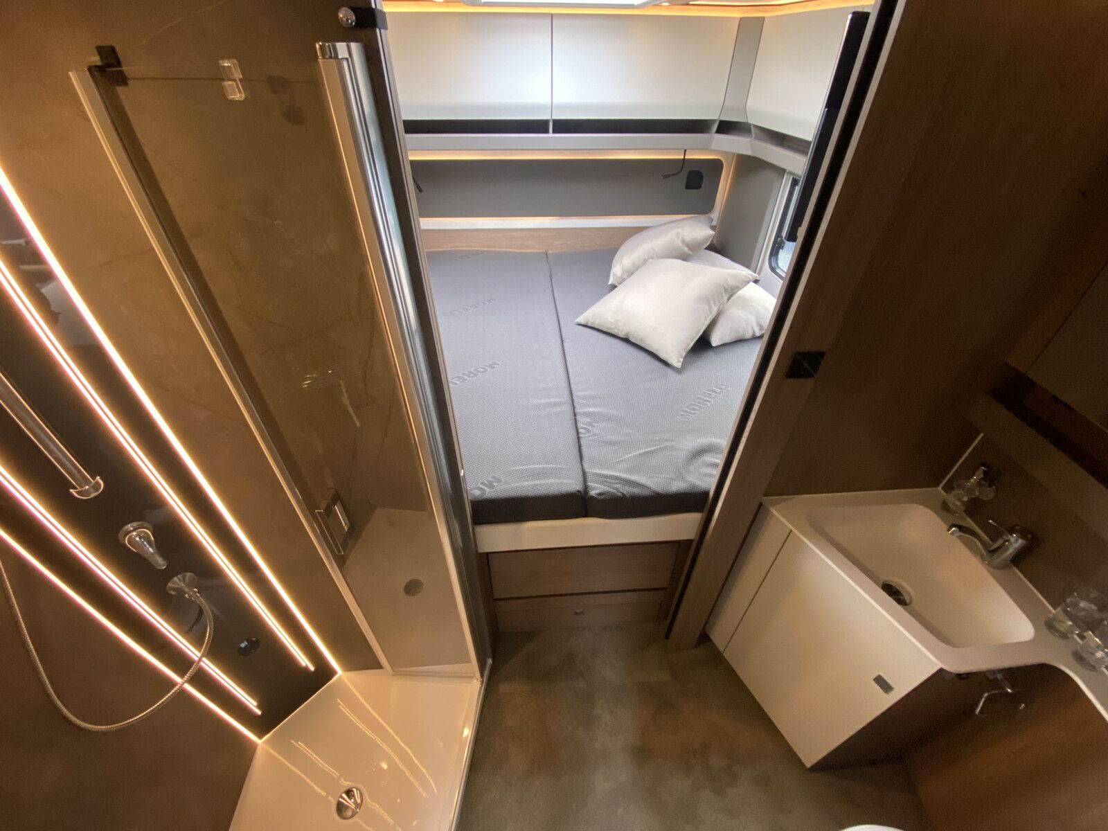 Fahrzeugabbildung Morelo Loft Alkoven 88 L AHK, Gastank, Spülmaschine