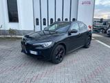 Alfa Romeo Stelvio Veloce Q4 - Alfa Romeo Stelvio veloce mit Benzin-Antrieb