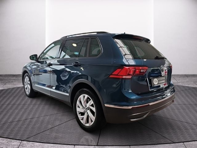 Fahrzeugabbildung Volkswagen Tiguan 1.5 TSI DSG Life AHK RFK El.HECKKL. APP S