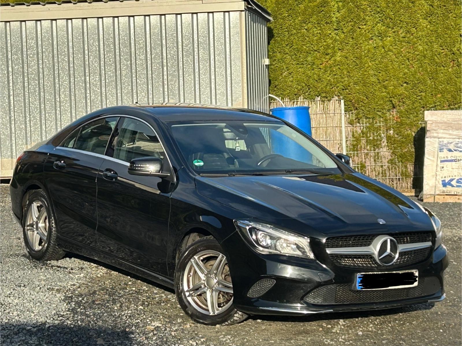 Mercedes-Benz CLA 180d Lim. FACE LED NAVI LEDER R-KAMERA EURO6