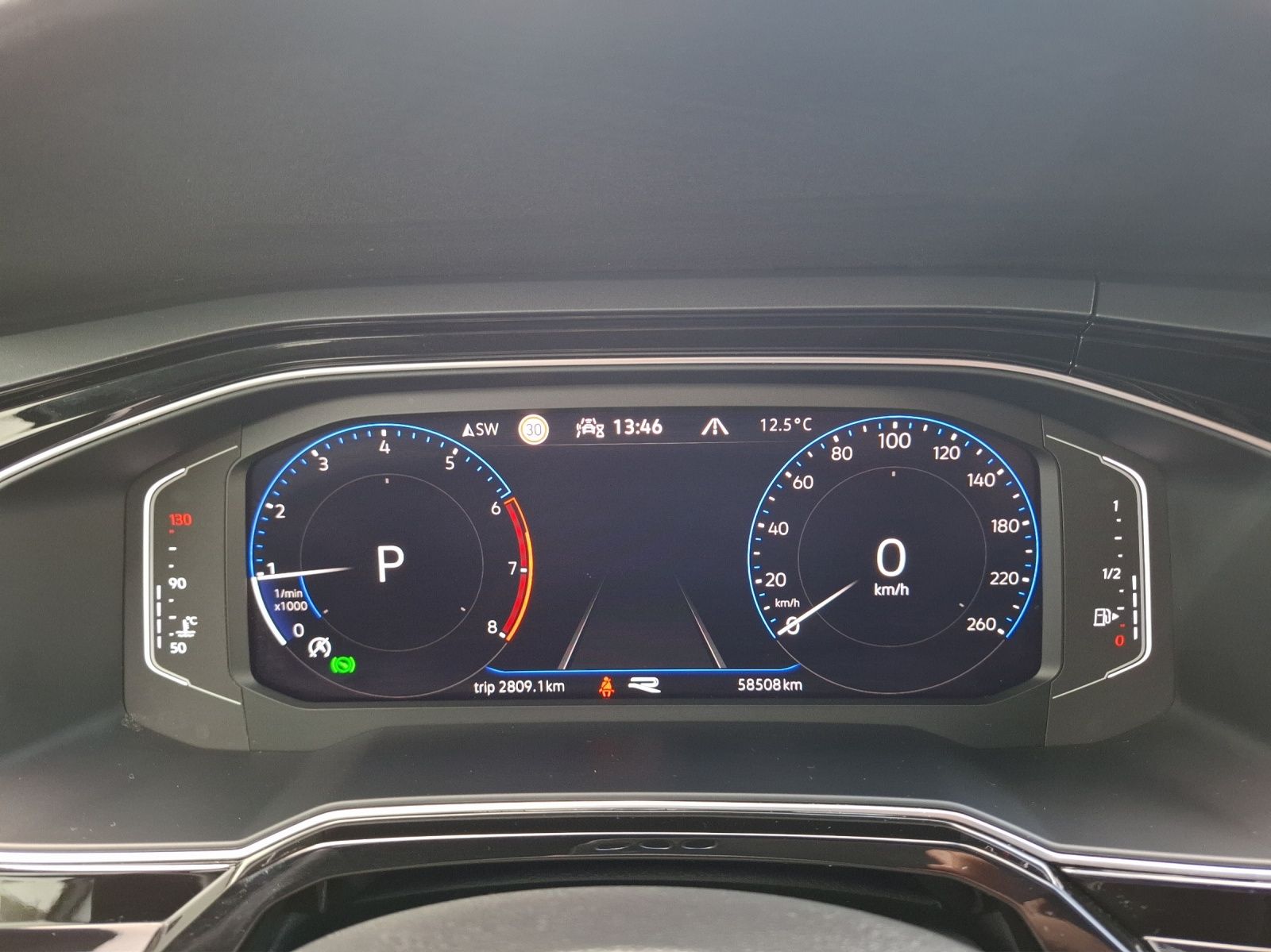 Fahrzeugabbildung Volkswagen Polo TSI R-Line DSG Matrix Navi AID ACC RFK SH