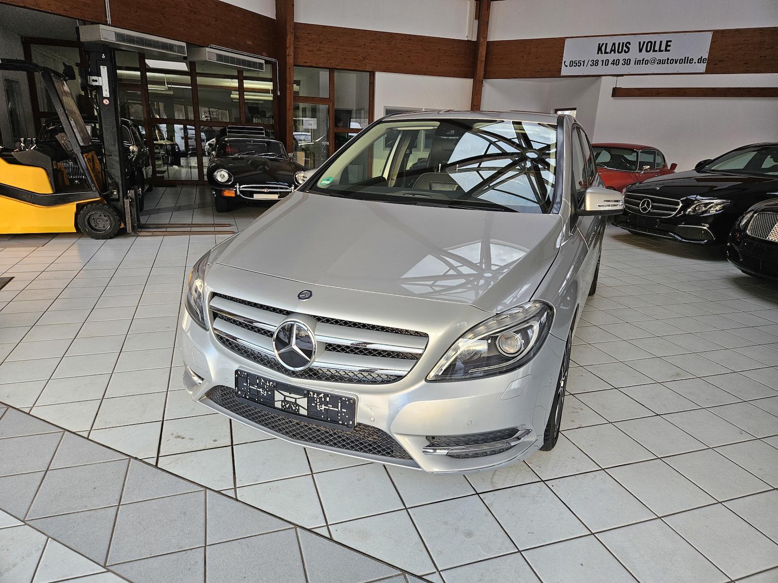 Mercedes-Benz B 220 CDI Sportpaket Xenon Navi SHZ AHK 18 Zoll