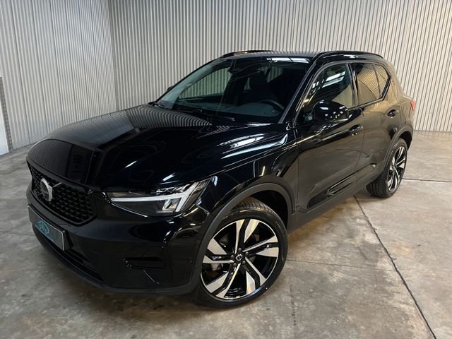 Volvo XC40 Plus Dark 2WD Leder Pano 20" ACC Camera360°