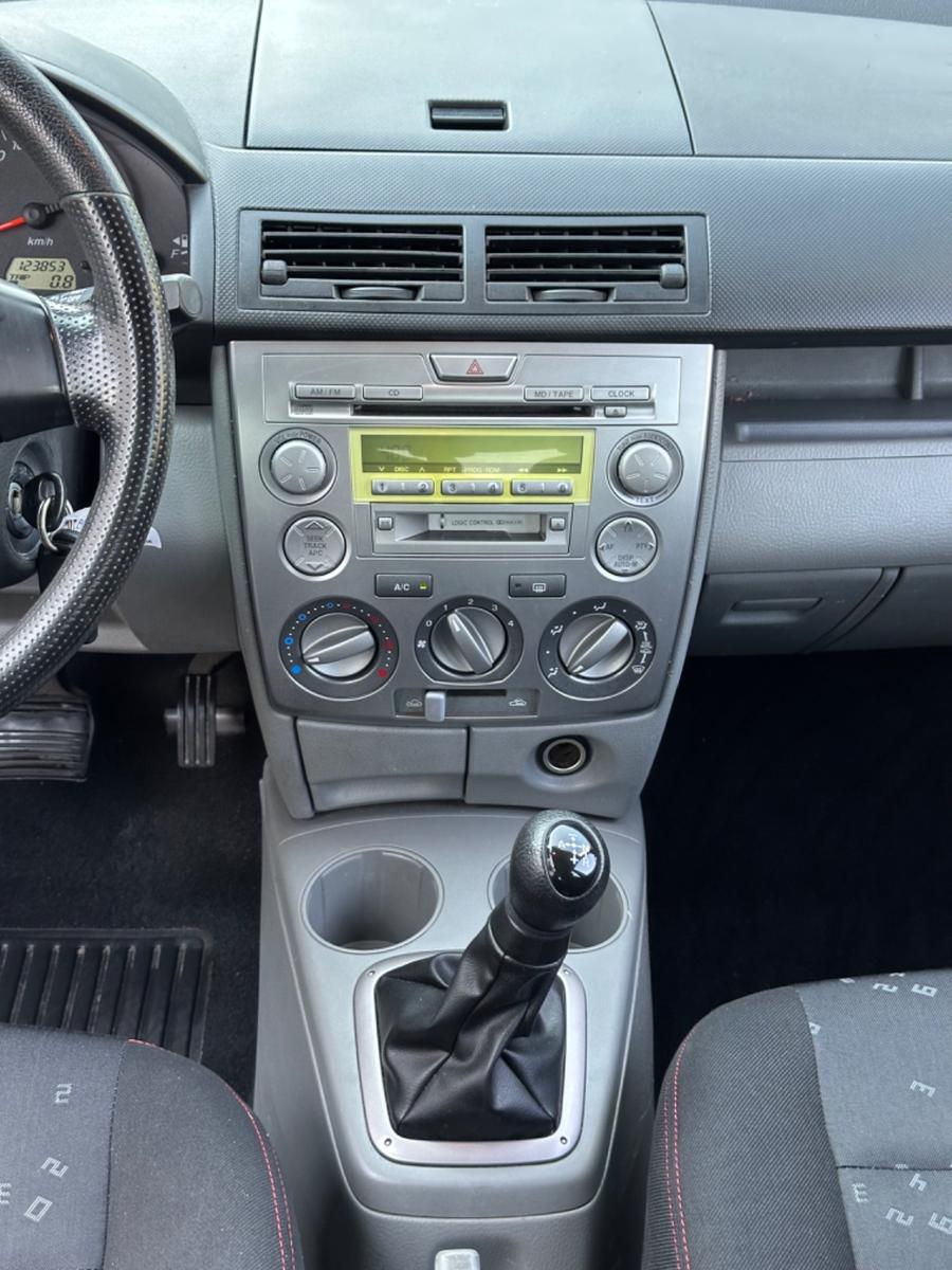 Mazda 2 Automatik 2.HD - Klima - Zahnriemen & TÜV NEU