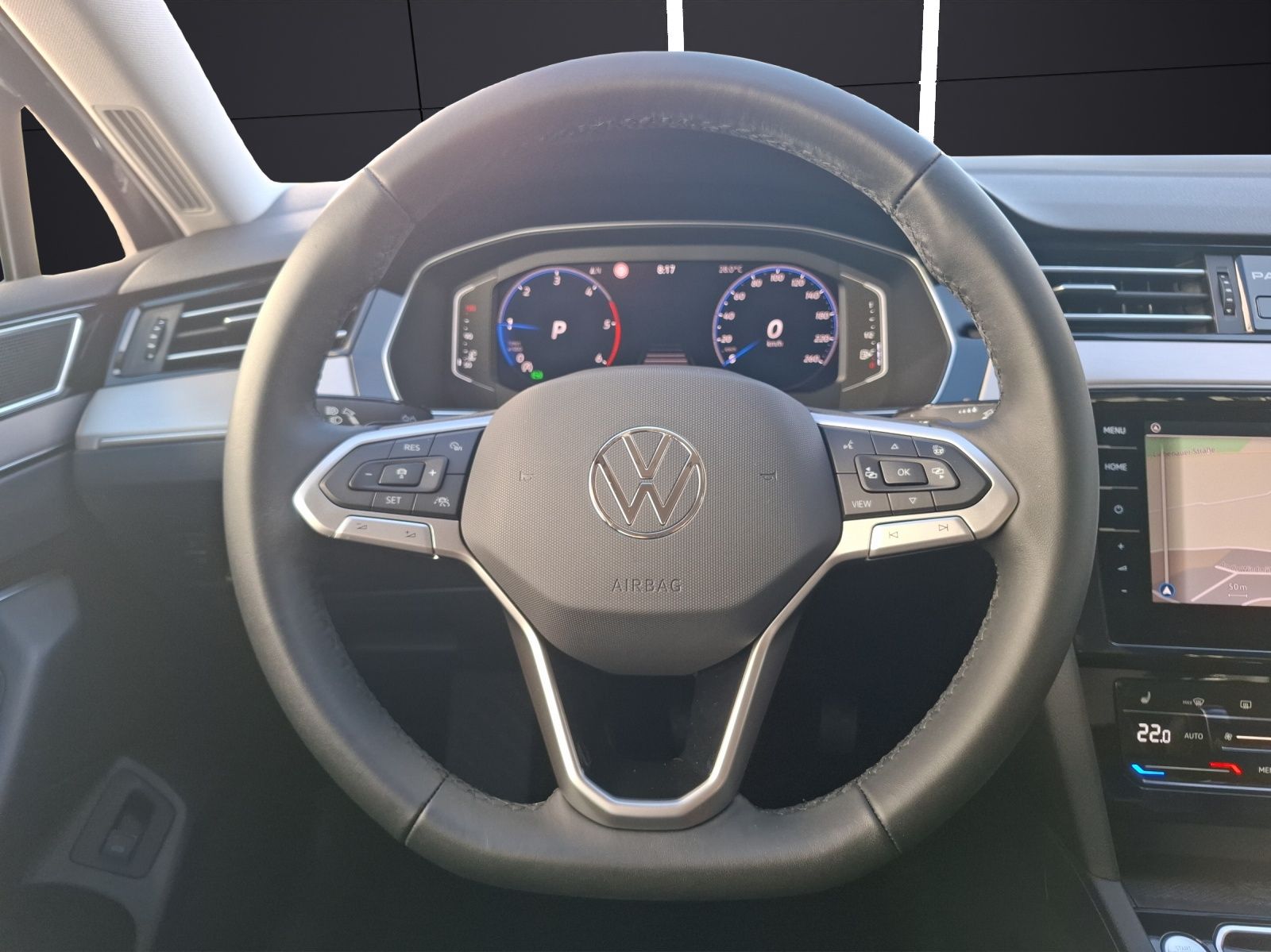 Fahrzeugabbildung Volkswagen Passat Variant TDI Elegance DSG STH Matrix AHK N