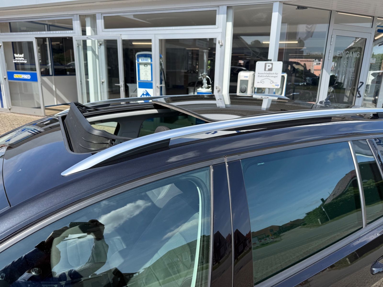 Fahrzeugabbildung Volkswagen Golf 1.5 Comfortline AHK/ACC/Pano/Navi/LED/Kamer