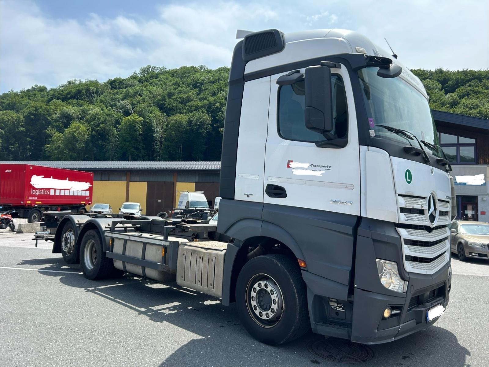 Mercedes-Benz 2542 L Actros 6X2 BDF Euro 6 Klima Retarder