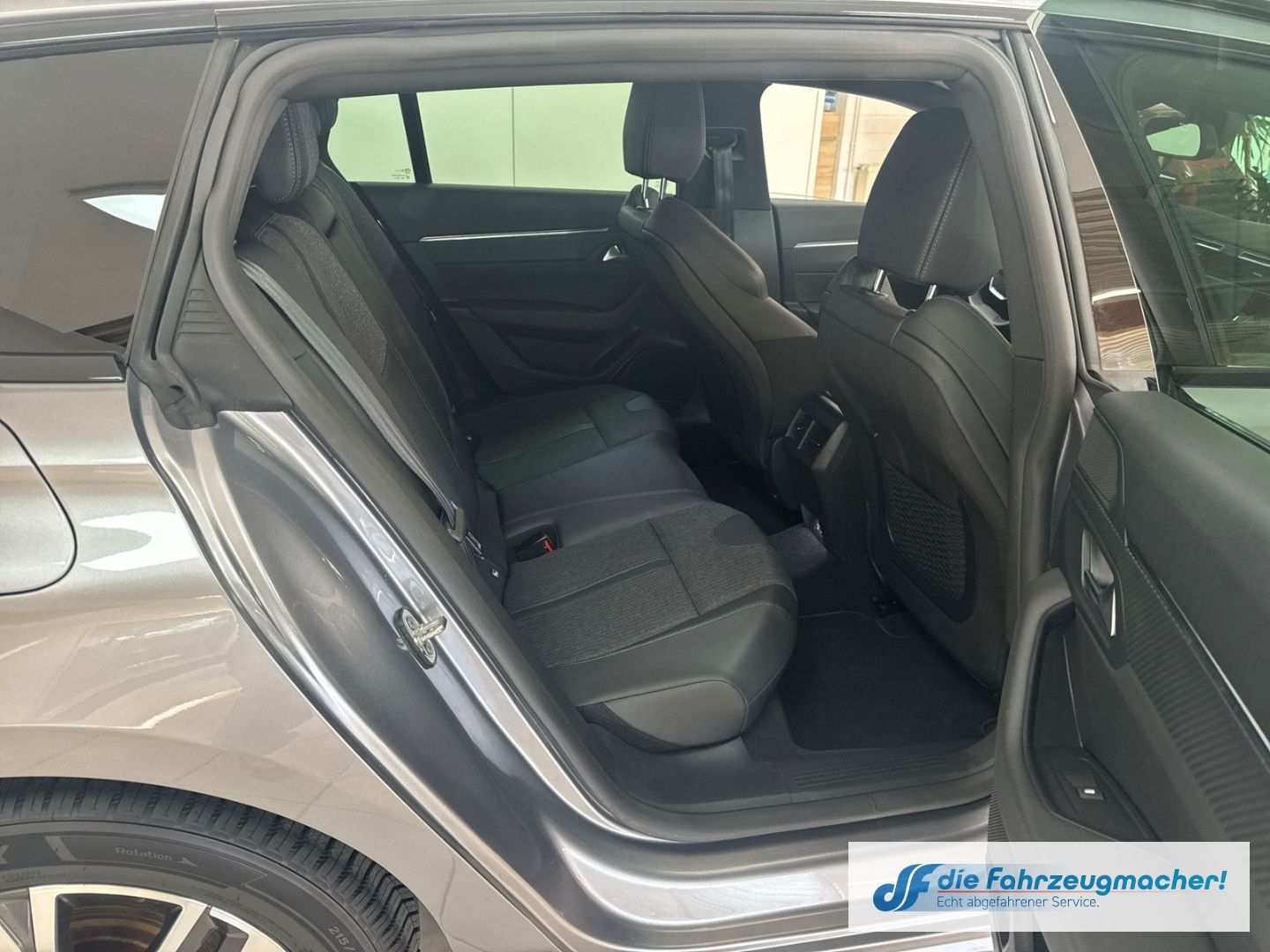 Fahrzeugabbildung Peugeot 508 SW Allure Pack 1.5 Navi ACC Apple CarPlay An