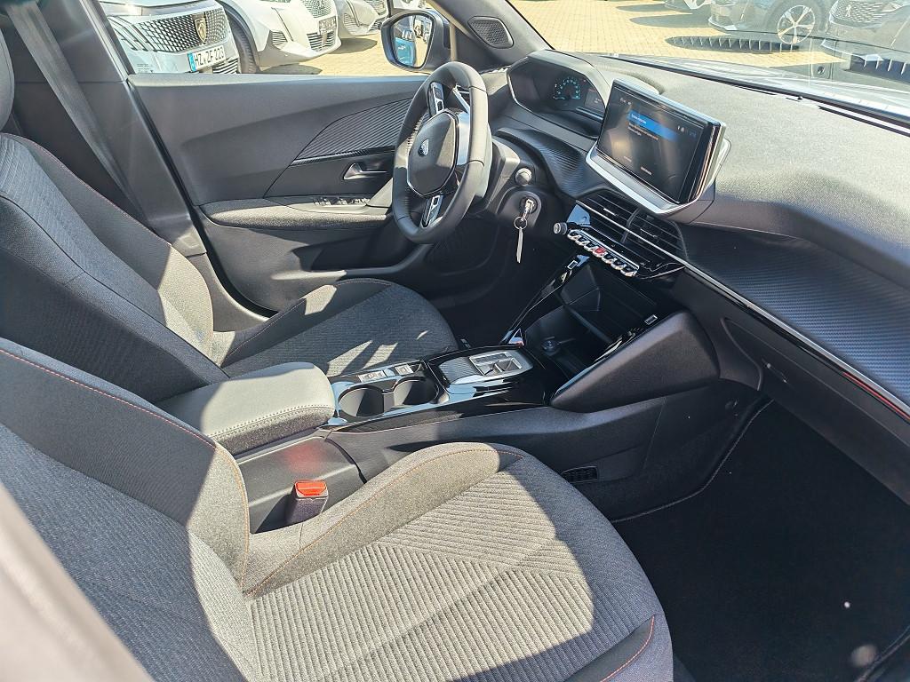 Peugeot 2008 e- Business KLIMA PDC SHZ KAMERA NAVI LED
