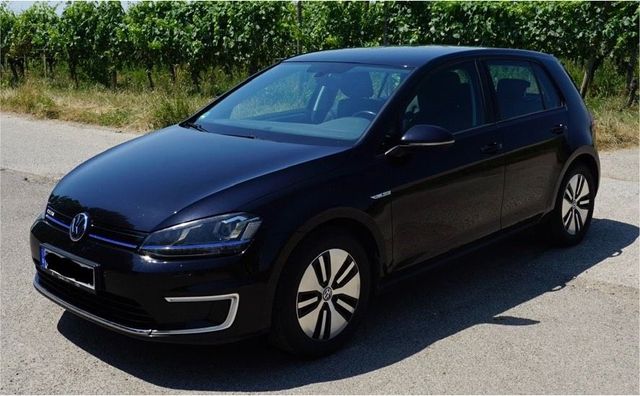 VW VW eGolf Elektro guter Zustand EZ 11/2016
