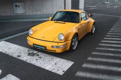 Fahrzeugabbildung Porsche 964 Turbo 3.6 *Speedgelb / Speedline / Dt. Fzg*