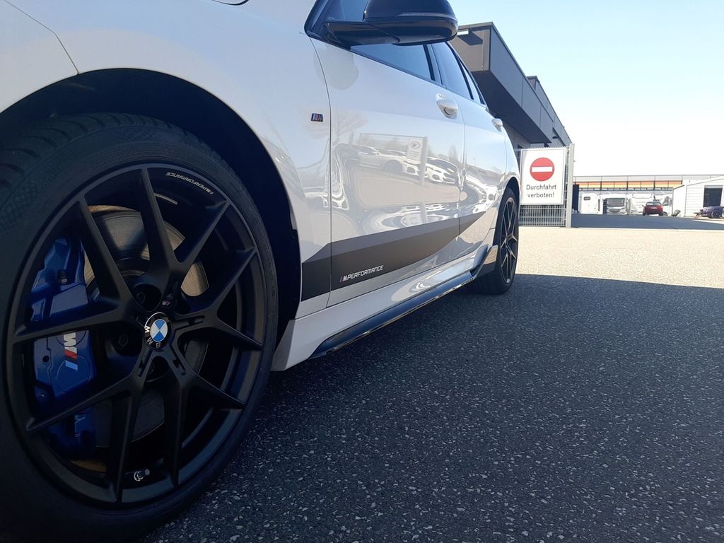 BMW M135 i xDrive M Performance HarmanKardon HUD ACC 