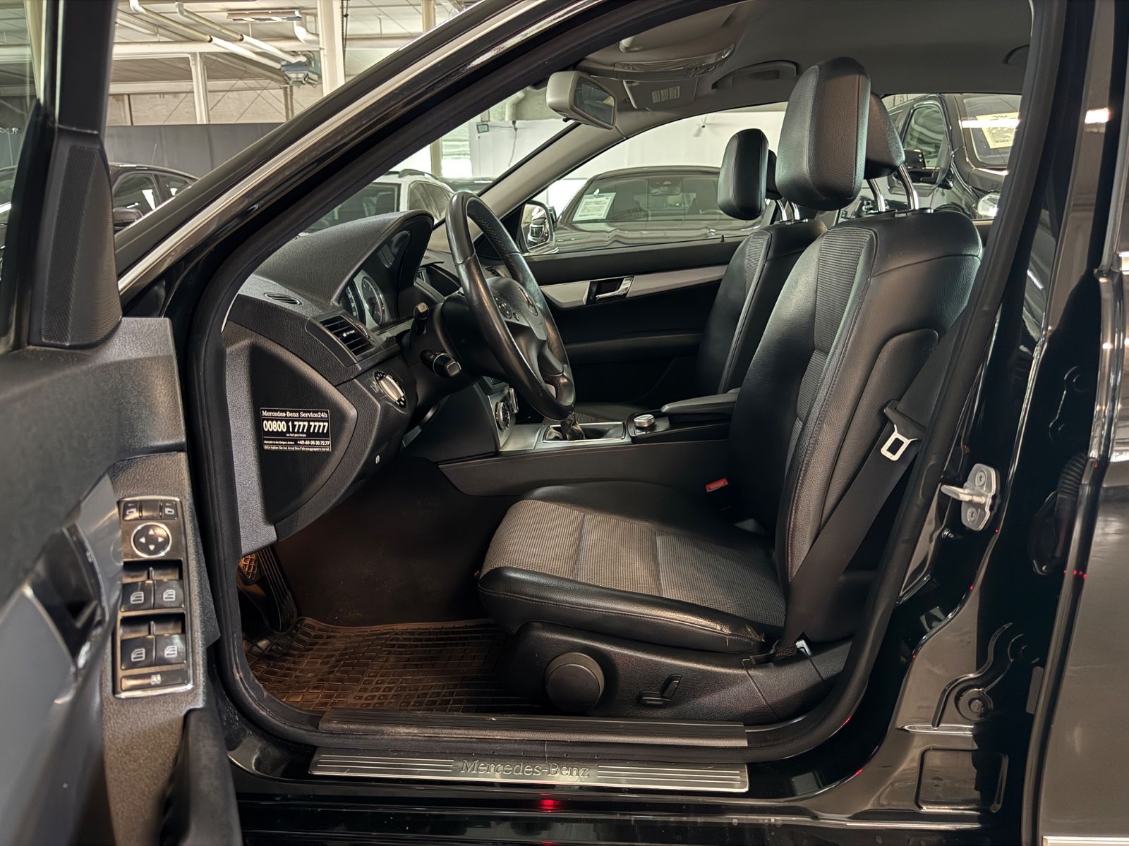 Fahrzeugabbildung Mercedes-Benz C 200 CDI AVANTGARDE AHK SHZ LEDER PTS TÜV NEU