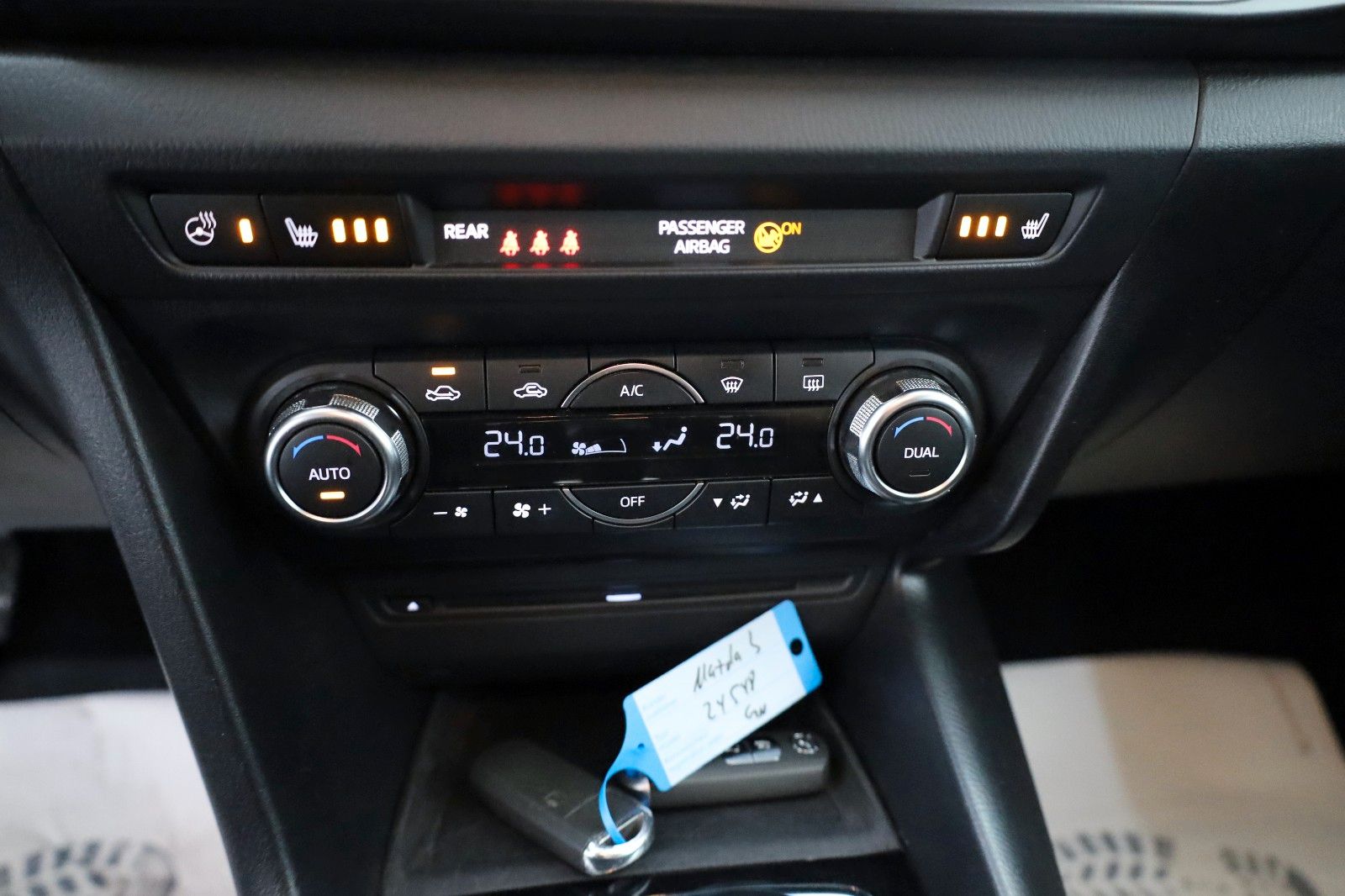 Fahrzeugabbildung Mazda 3 Sports-Line Navi,LED,Kamera,SH,BOSE,HUD,SR+WR