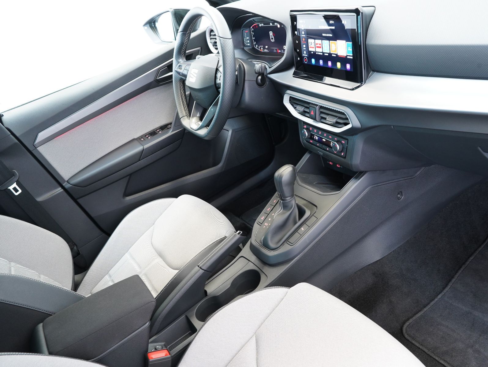 Fahrzeugabbildung SEAT Ibiza 1.5 TSI 110 kW FR Black Edition