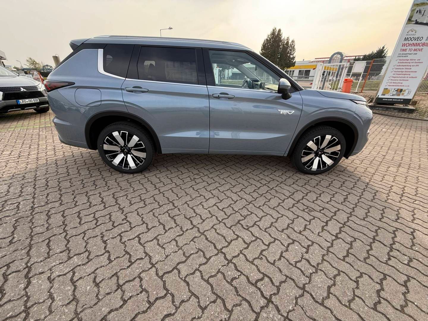 Fahrzeugabbildung Mitsubishi Outlander Plug-in Hybrid TOP (SDA)