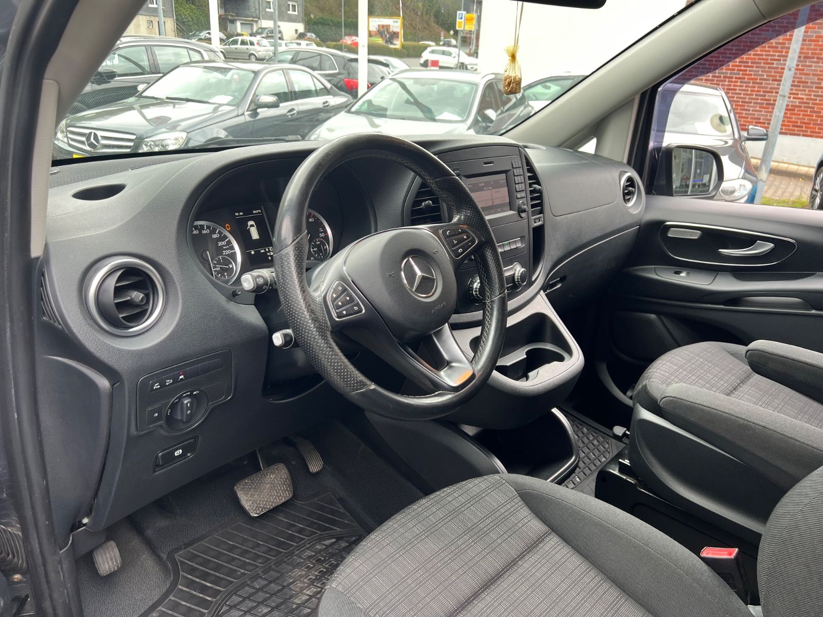 Fahrzeugabbildung Mercedes-Benz Vito Mixto 114/116 CDI, 119 CDI/BT 4MATIC lang