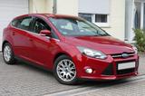 Ford Focus 1.6 TDCi Lim.Titanium/NAVI/Allwetterreifen - Ford Focus aus 2011: 1.6