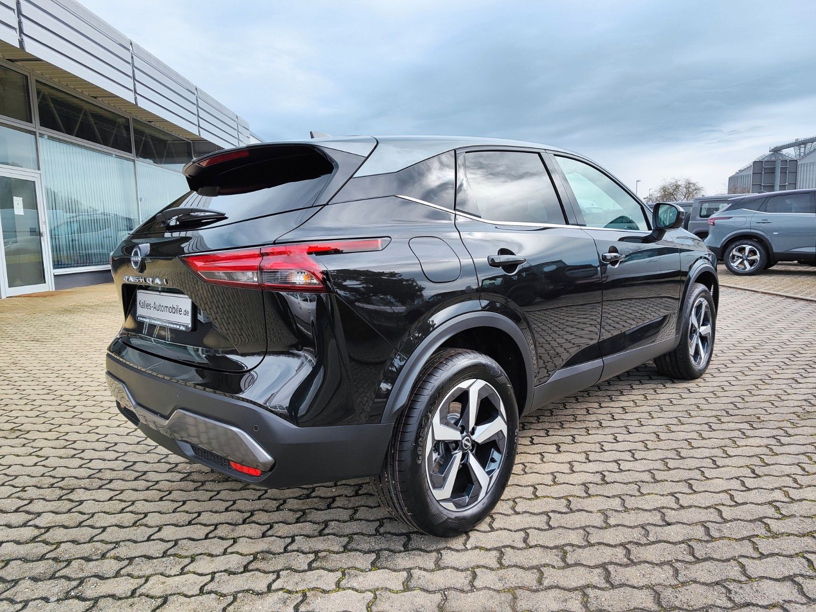 Fahrzeugabbildung Nissan Qashqai 1.3 AT N-Connecta 12,3"NAVI+elHECKKLAPPE