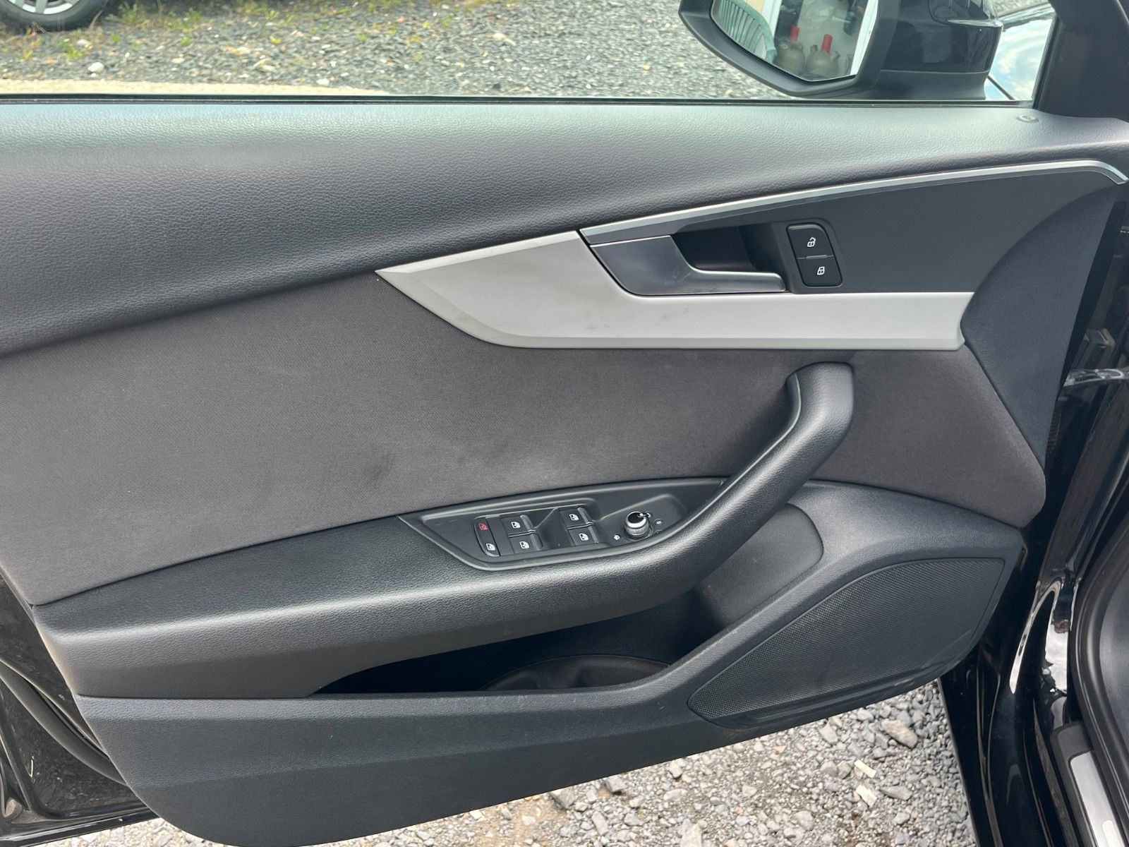 Fahrzeugabbildung Audi A4 Avant 35 TDI basis Aut. Navi LED 1.HAND PDC
