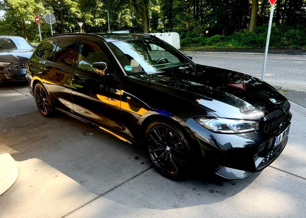Image of BMW 320
