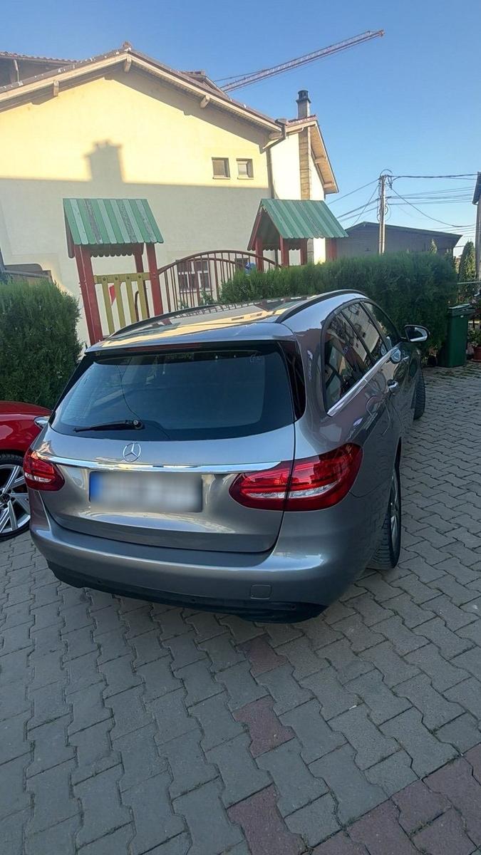 Mercedes-Benz C 220