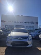 Hyundai i30 CW blue 1.6 CRDi 66 kW Classic - Hyundai i30 aus 2010: Cw