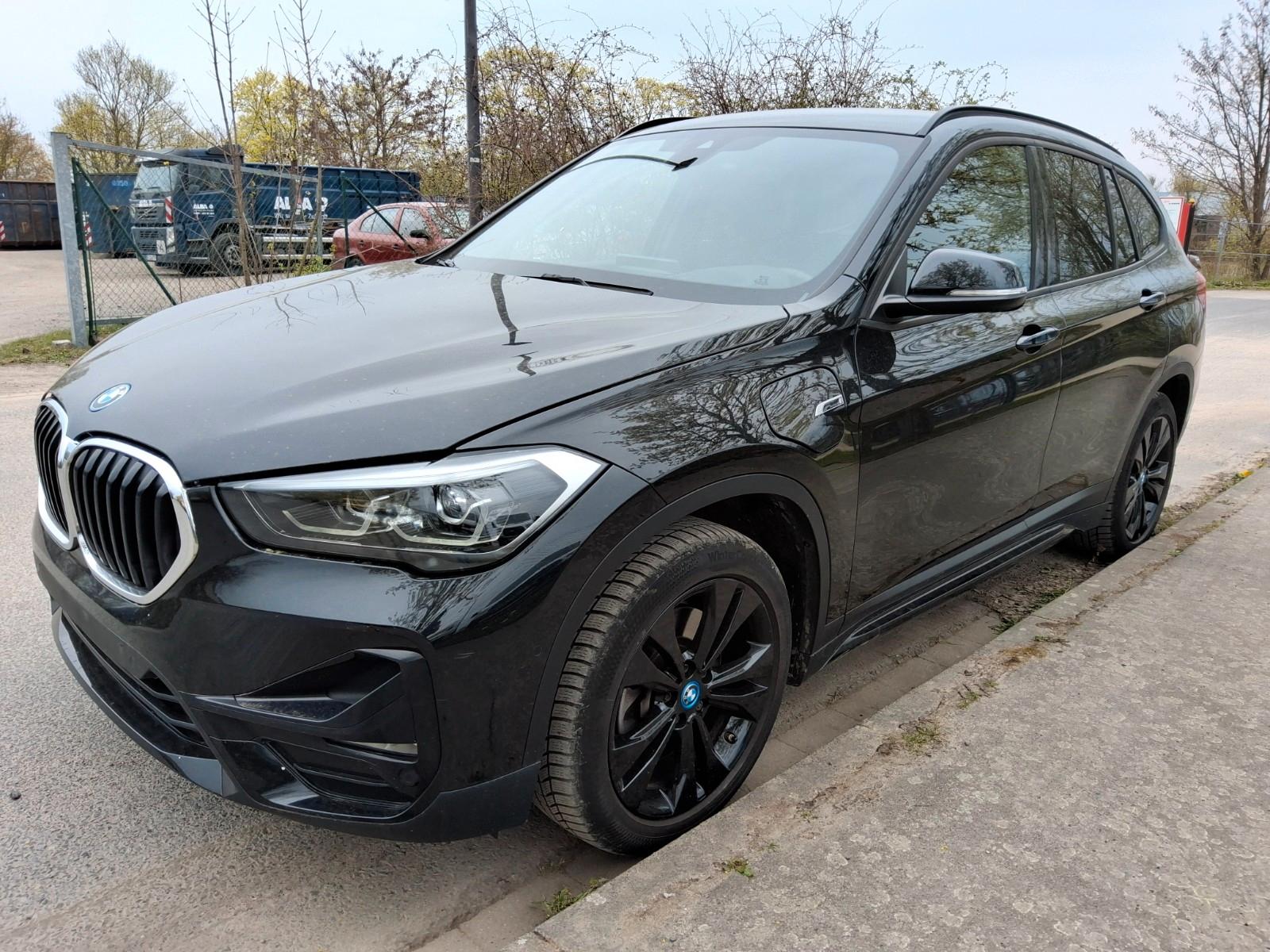 BMW X1 /xDrive25e /Sport Line/ NAVI/CAM/SHZ/HEADUP