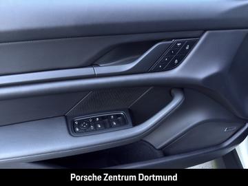 2022 Porsche TAYCAN — миниатюра 17