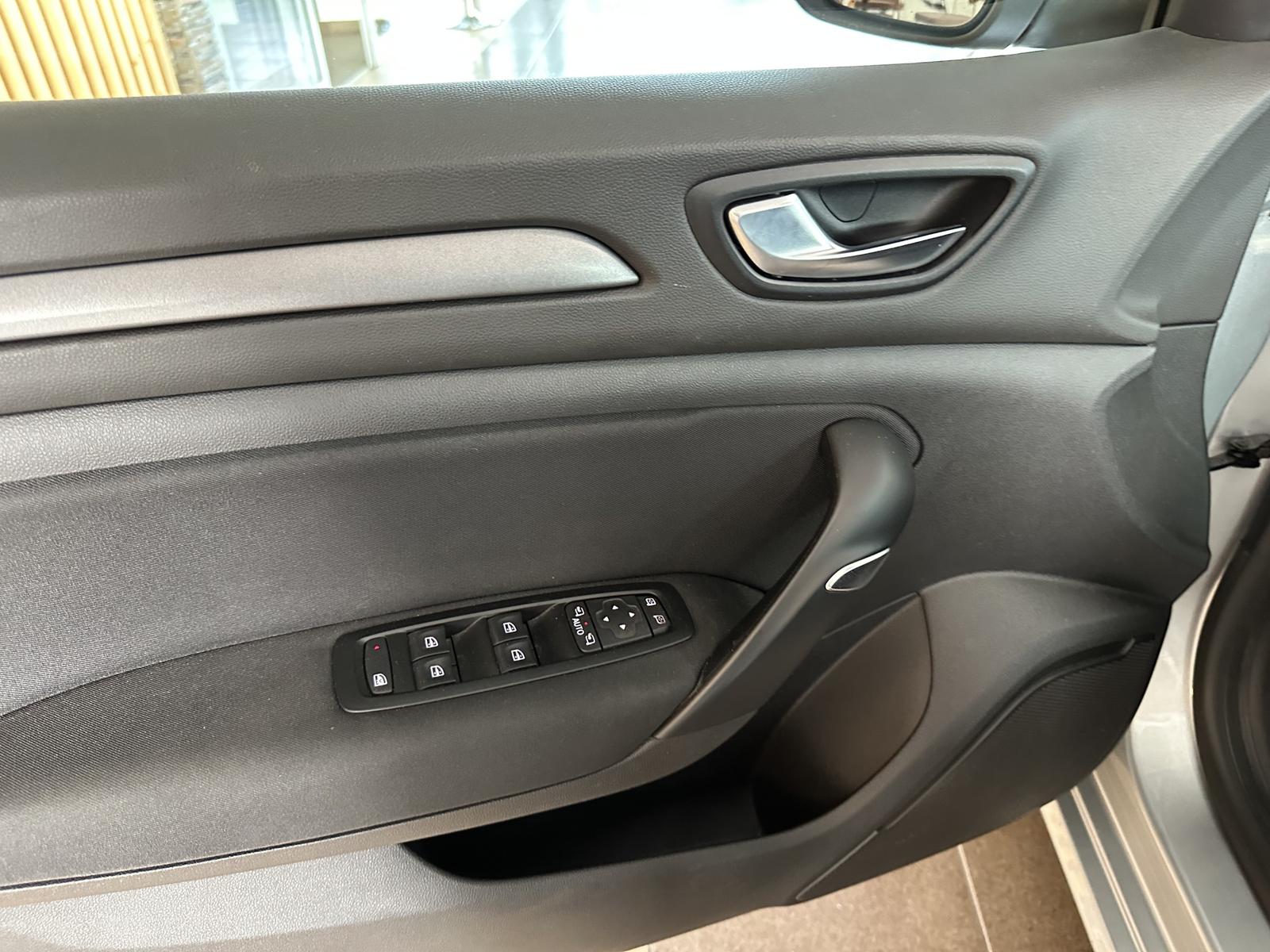 Renault Megane Business Navi Tempomawt LED SHZ PDC