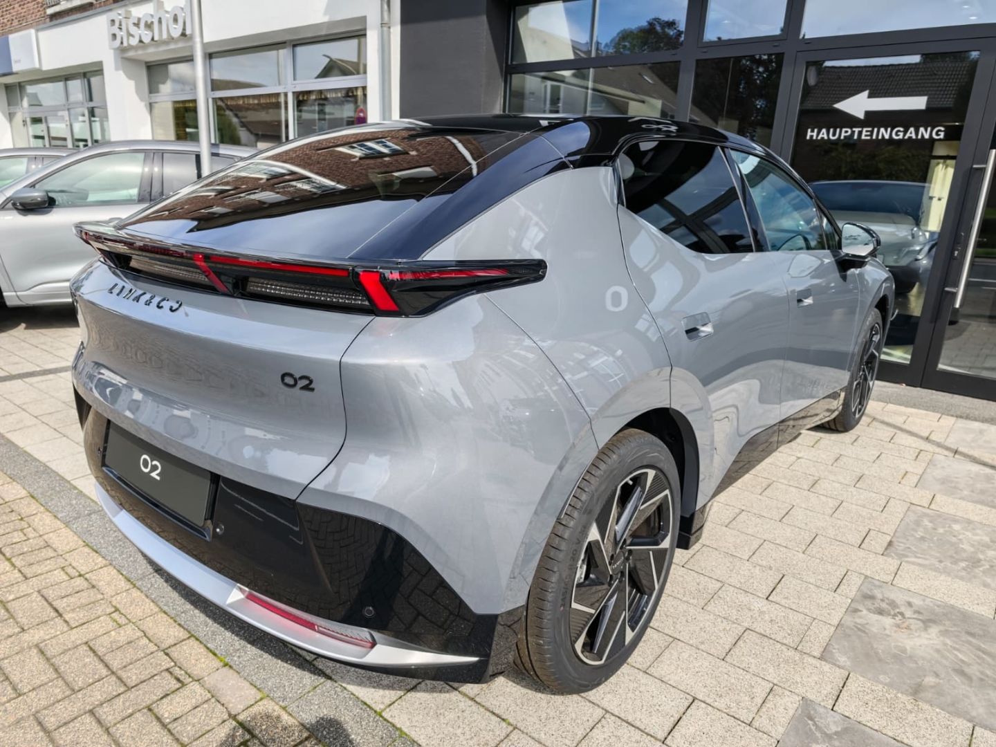 Lynk & Co 02