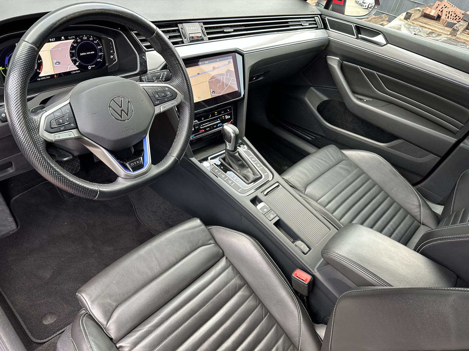 Fahrzeugabbildung Volkswagen Passat Variant GTE R-Line NAV+IQ-LIGHT+AHK+360°