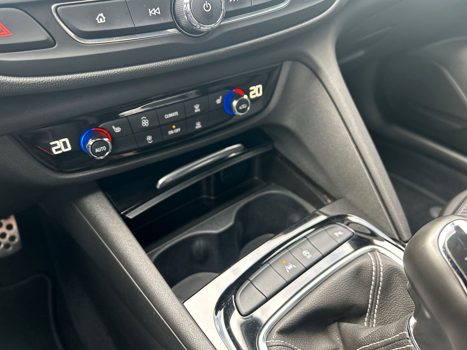 Fahrzeugabbildung Opel Insignia Sports*LED*Ambiente*Bhz Lenkrad*Kamera*