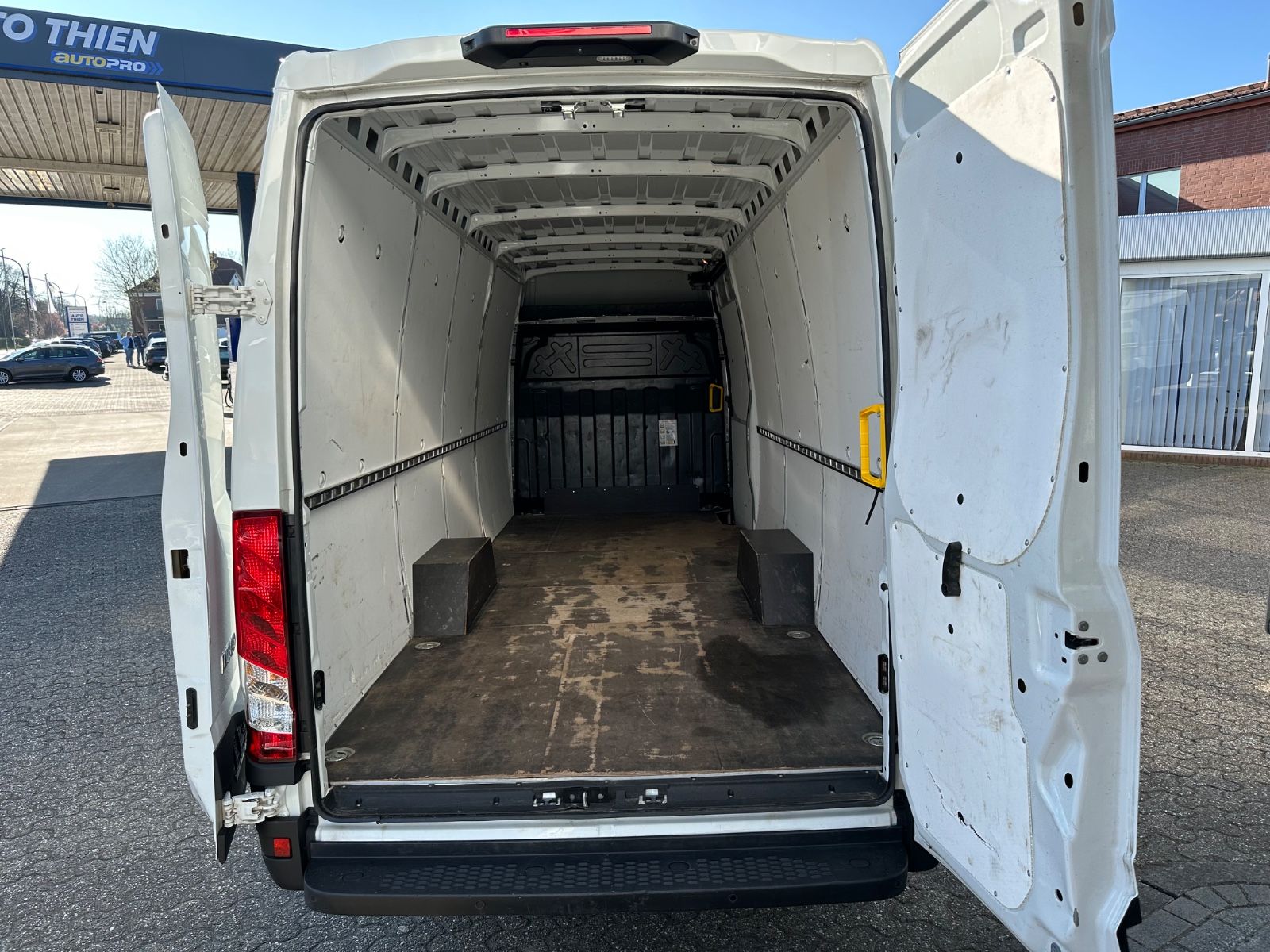Fahrzeugabbildung Iveco Daily 35S16V 4100 L H2 2.3L Kamera/Temp/Carplay