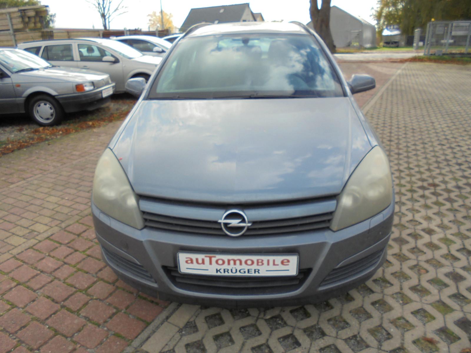 Opel Astra 2005 — rear view