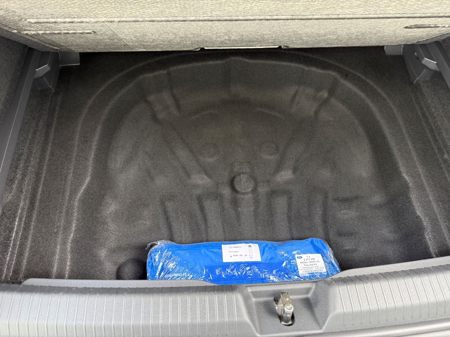 Fahrzeugabbildung Volkswagen Golf VIII United 1,5 TSI Navi Digi Cockpit LED A