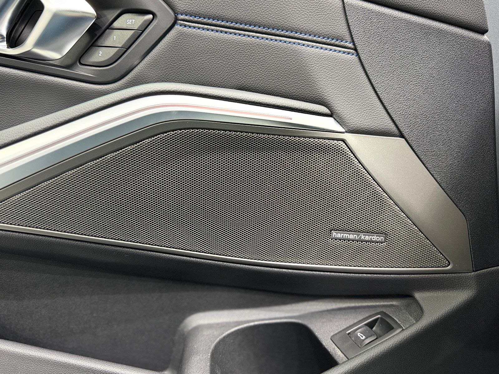 Fahrzeugabbildung BMW M340i Touring xDrive|M-SITZE|360°KAMERA|AHK|VOLL