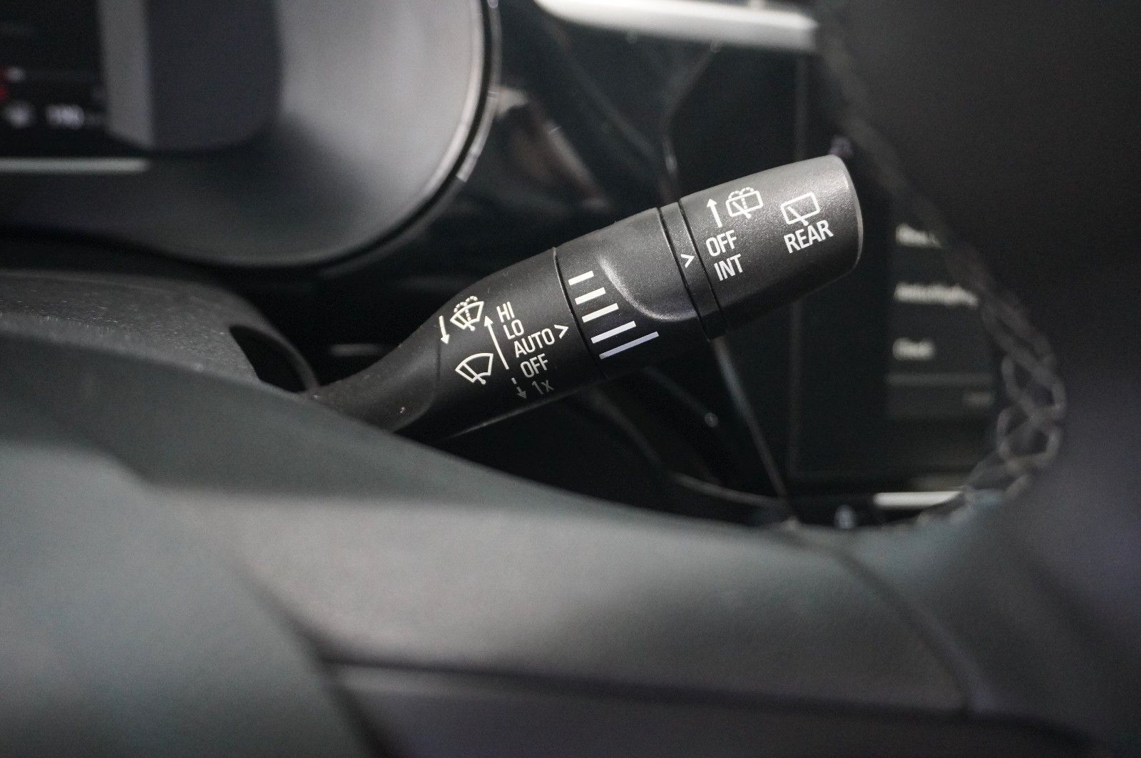 Fahrzeugabbildung Opel Corsa F 1.2 ELEGANCE NAVI/LED/SPORT/SH//VIRT/DAB