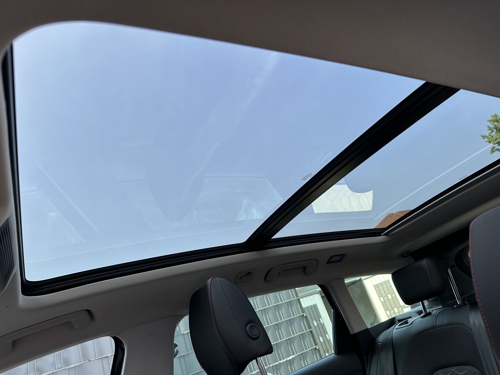 Fahrzeugabbildung SEAT Leon SpT 2.0 TDI DSG FR NAV+LED+AHK+PANO+ACC+KAM