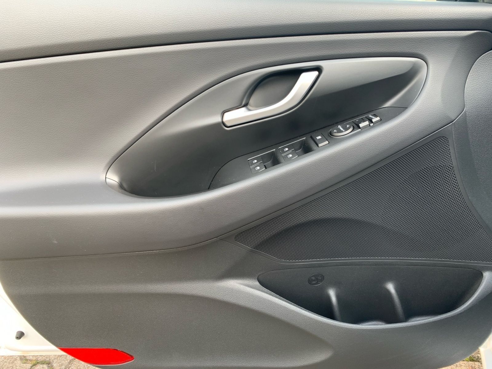 Fahrzeugabbildung Hyundai i30 1.0 T-GDI Connect & Go Navi LED