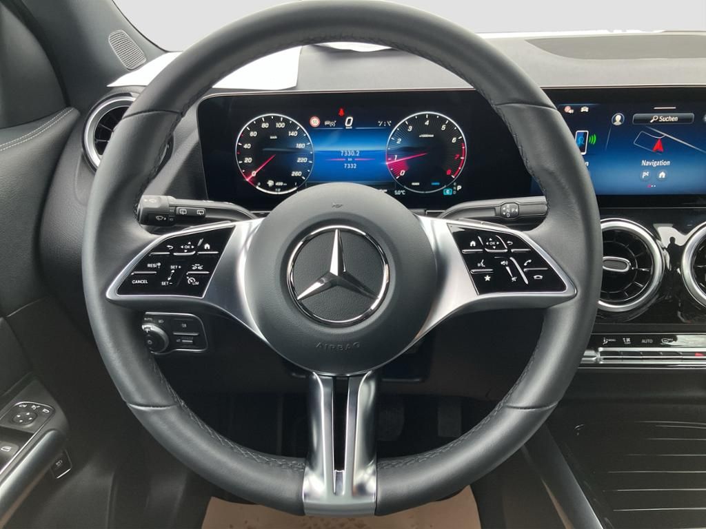 Fahrzeugabbildung Mercedes-Benz GLA 200 el. Heckklappe*LED*Kamera*AHK*PDC