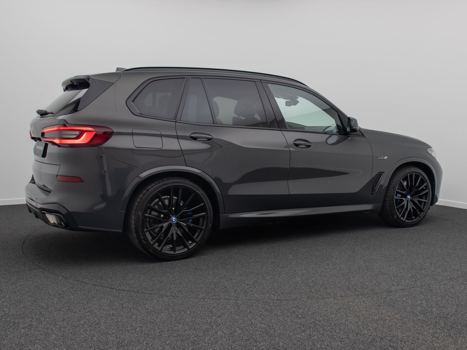 Fahrzeugabbildung BMW X5 xD45e M Sport Kamera Laser Panorama HUD H/K