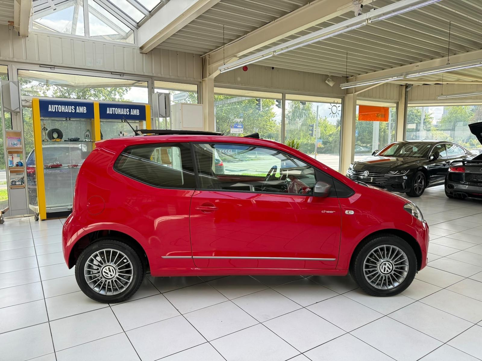 Volkswagen up! 1.0 cheer Panorama Navi Sitzheiz. PDC GRA