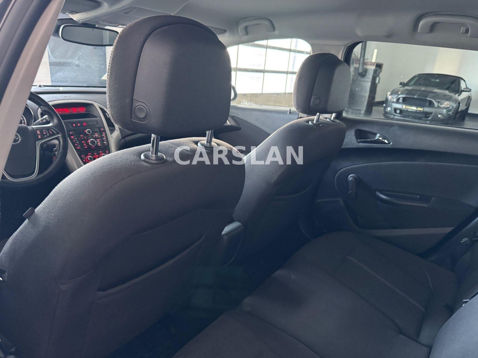Opel Astra 2013 — photo 27