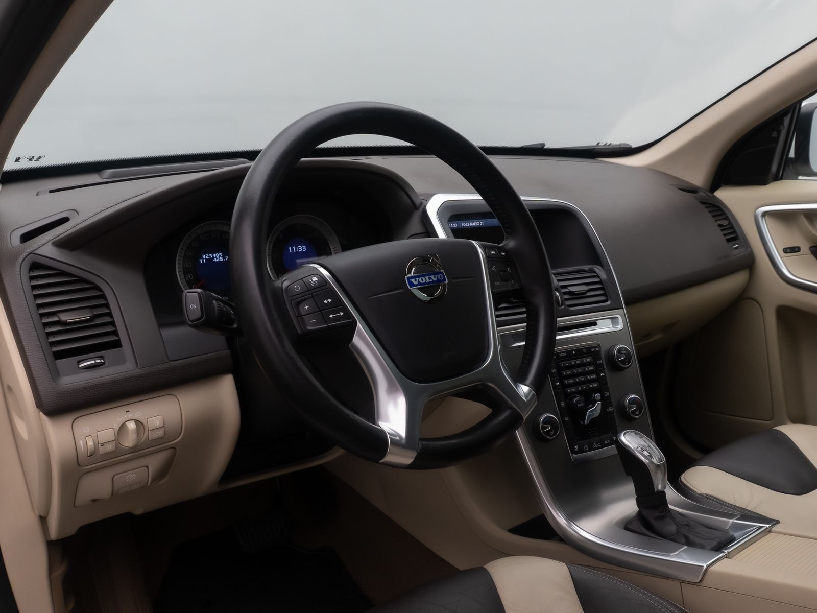 Fahrzeugabbildung Volvo XC60 Summum 2WD Bi-Xenon Kamera Panorama