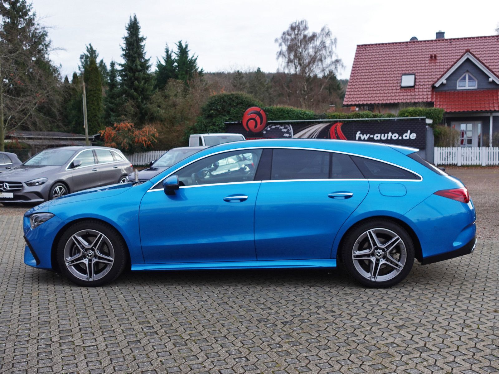 Fahrzeugabbildung Mercedes-Benz CLA 200 Shooting Brake 7GDCT AMG-Line MBUX MBEAM
