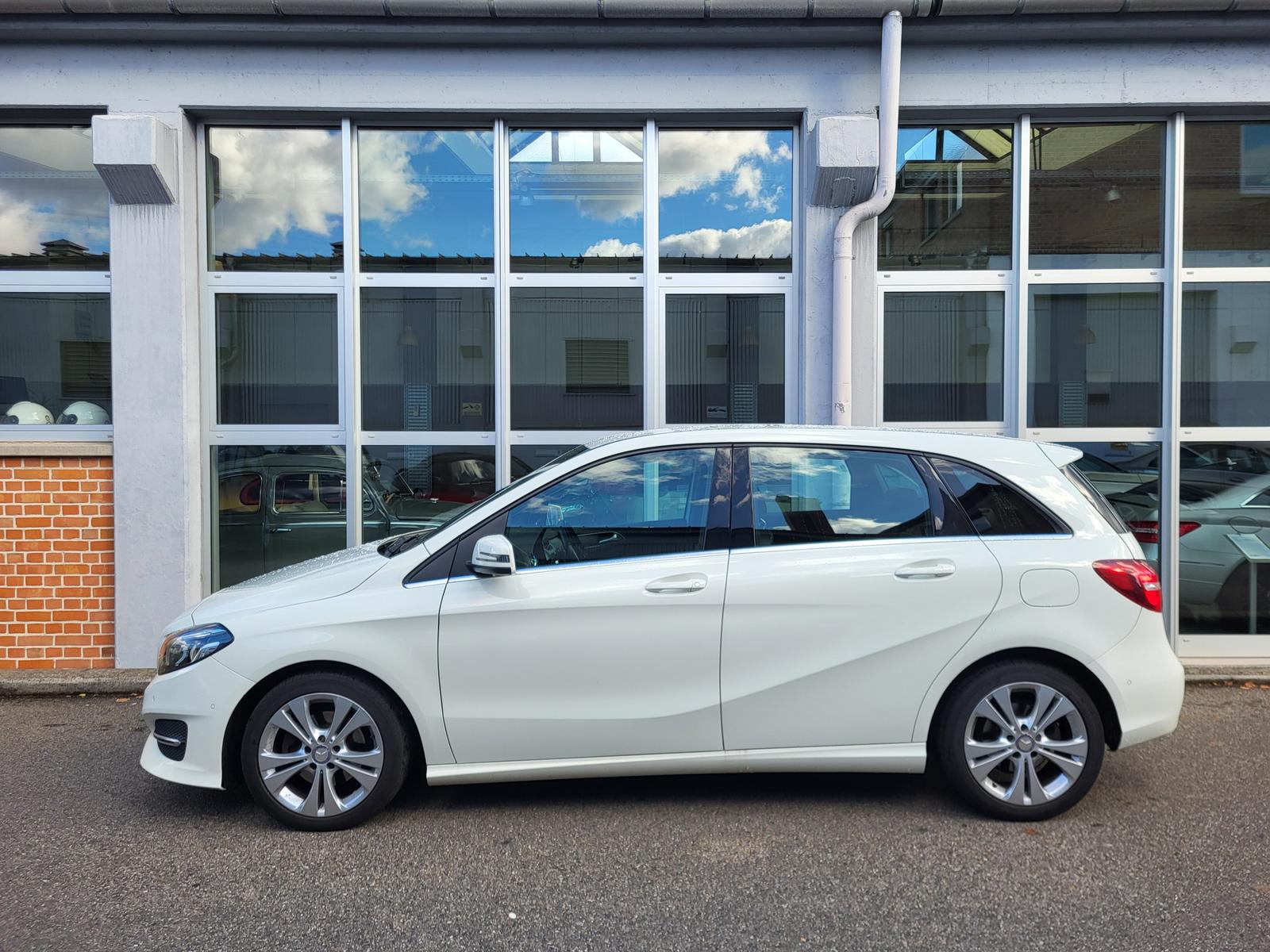 Mercedes-Benz B 180 Urban *Navi*